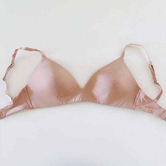 NWT Skims Wireless T-Shirt Bra - Picture 1 of 3